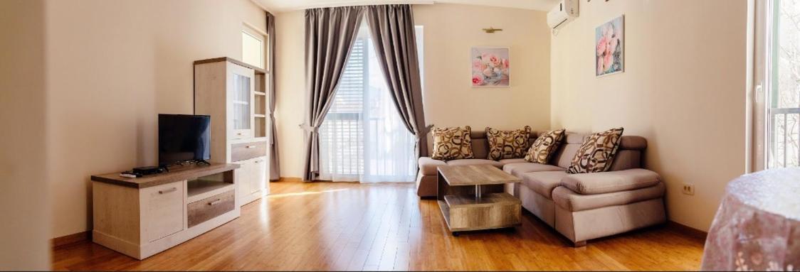 Apartments Nirgilija 티바트 외부 사진