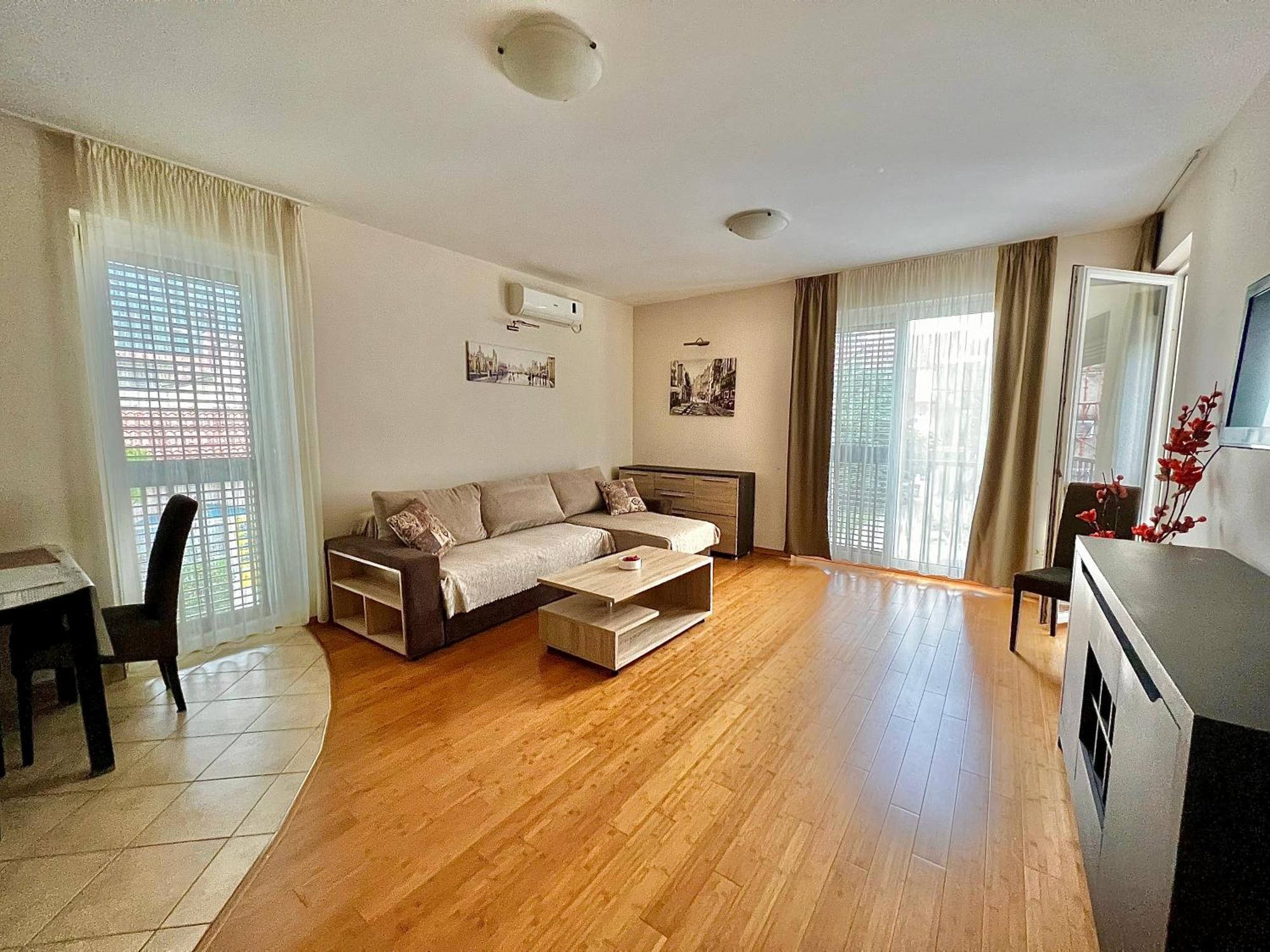Apartments Nirgilija 티바트 외부 사진